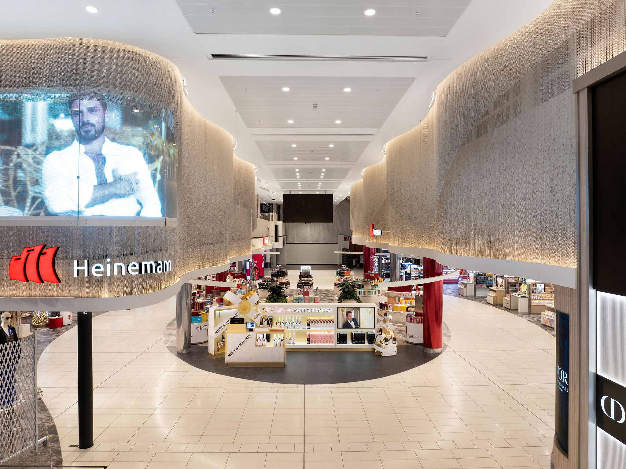 Heinemann Sydney Airport